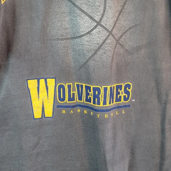 Michigan Wolverines Basketball Vintage 90's Fab 5 Era T-Shirt Men's Cut Tag - Picture 2 of 12